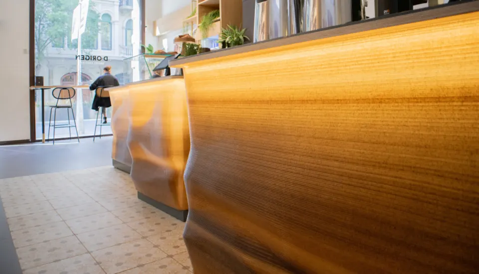 Casa Calvet内にあるD Origen Coffee Roastersの店内