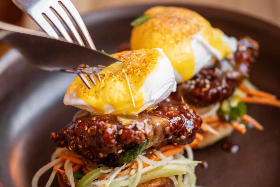 The Egg Labのエッグベネディクト風ブランチ
